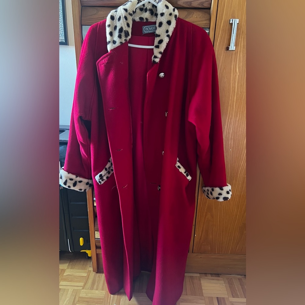 Vintage - Women's 100% Virgin wool Red Coat with Faux Fur Trim